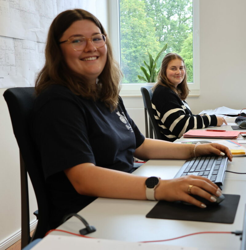 Zwei Mitarbeiterinnen am Computer im Architekturbüro in Wolfsburg Die Planschmiede